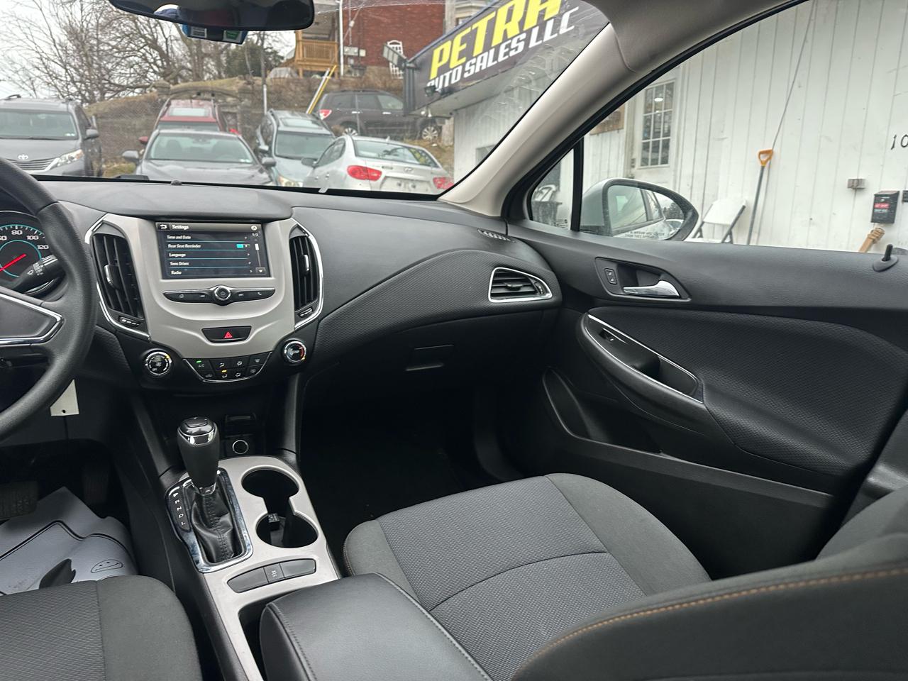 Chevrolet Cruze LS Auto 2018