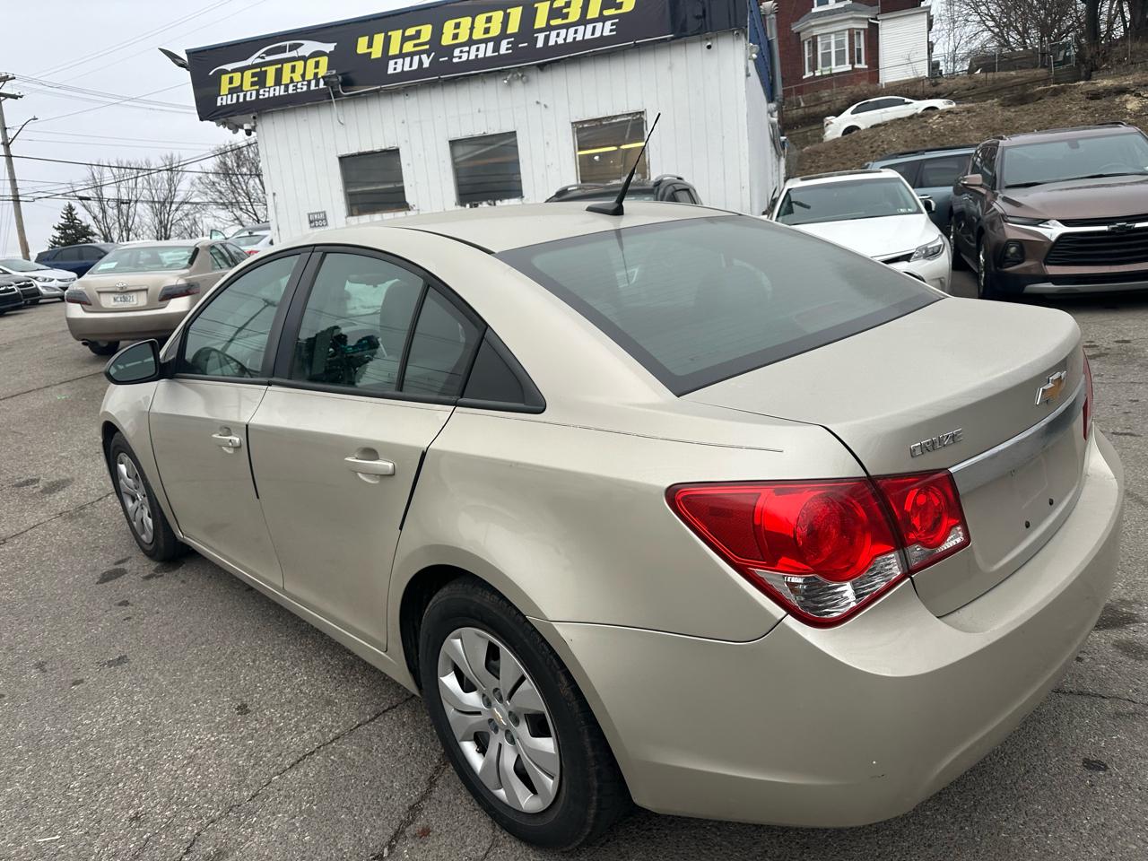 Chevrolet Cruze LS Auto 2013
