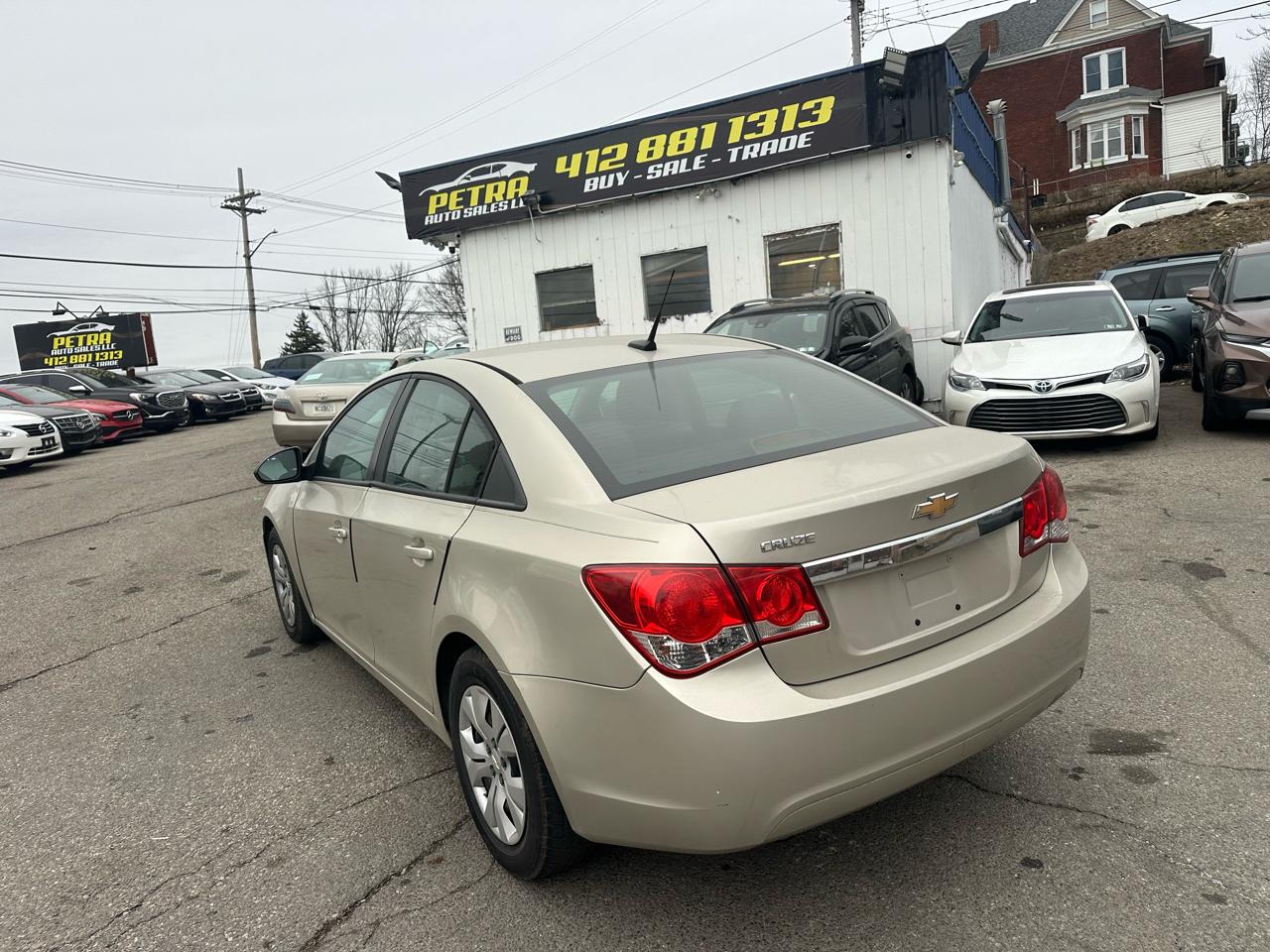 Chevrolet Cruze LS Auto 2013