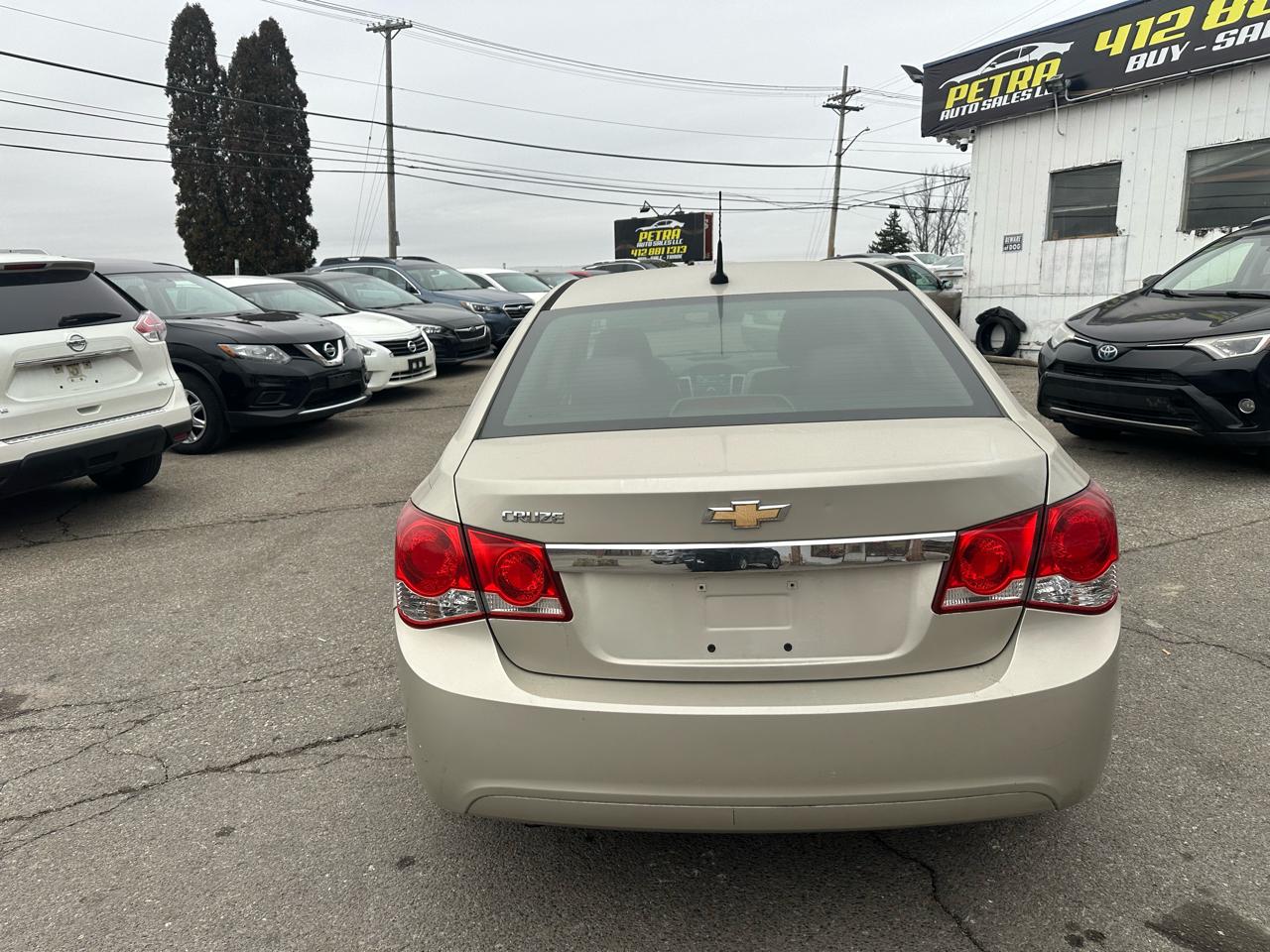 Chevrolet Cruze LS Auto 2013