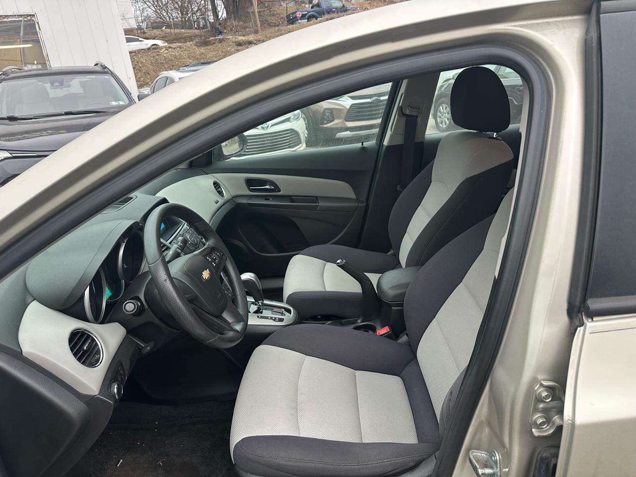 Chevrolet Cruze LS Auto 2013