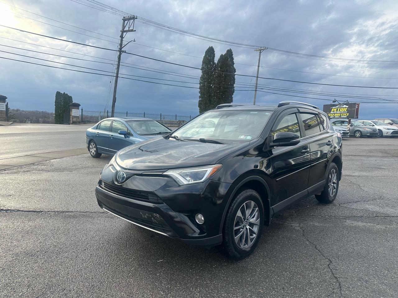 Toyota RAV4 Hybrid XLE 2017