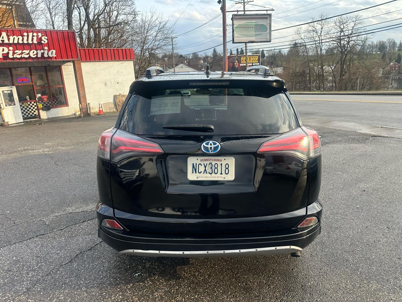 Toyota RAV4 Hybrid XLE 2017