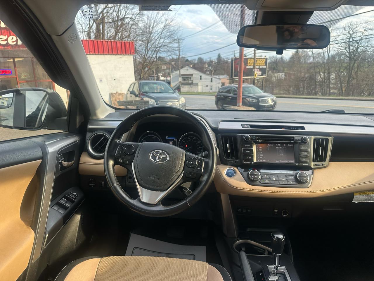 Toyota RAV4 Hybrid XLE 2017