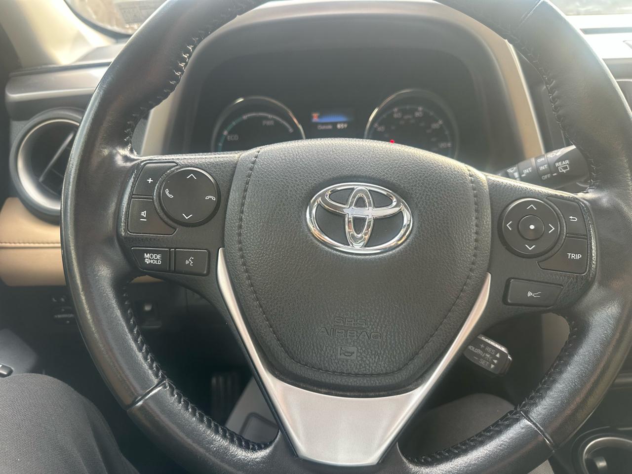 Toyota RAV4 Hybrid XLE 2017