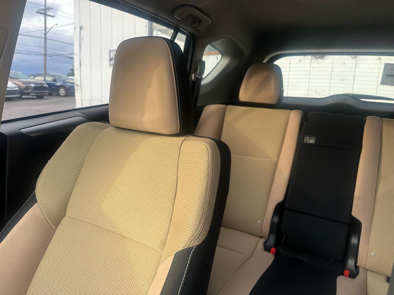 Toyota RAV4 Hybrid XLE 2017