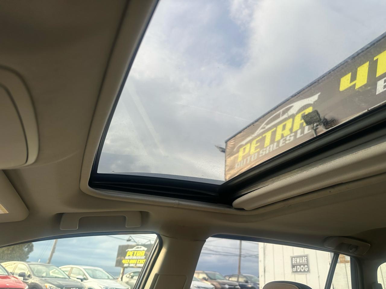 Toyota RAV4 Hybrid XLE 2017