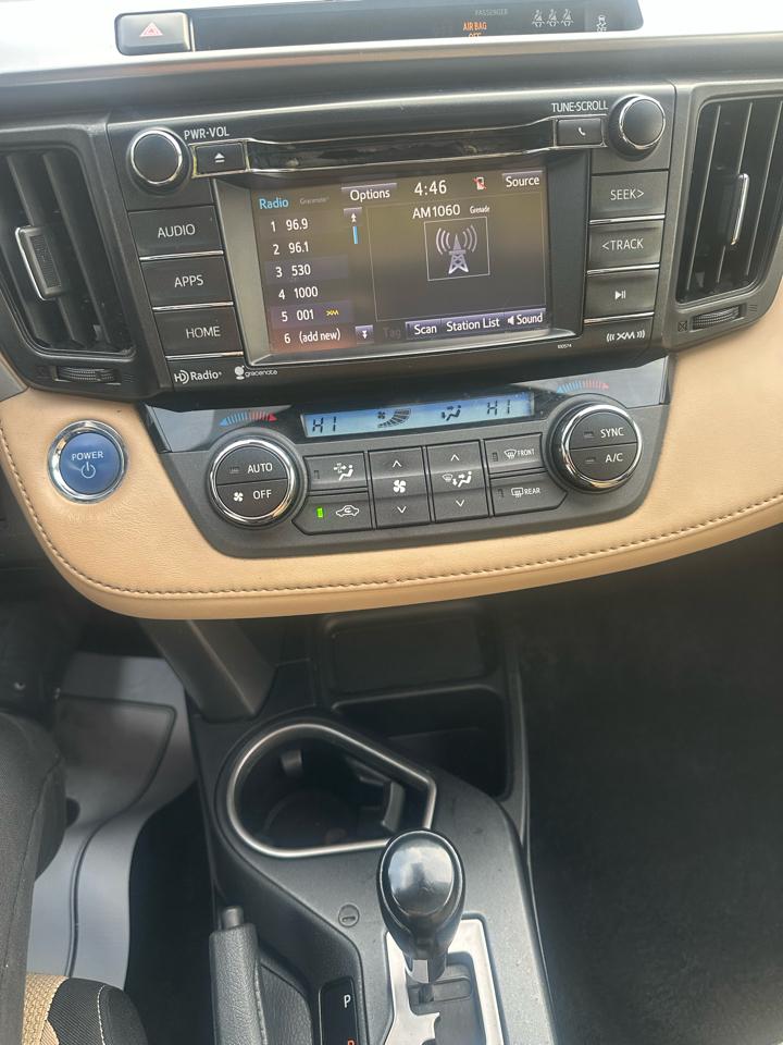 Toyota RAV4 Hybrid XLE 2017