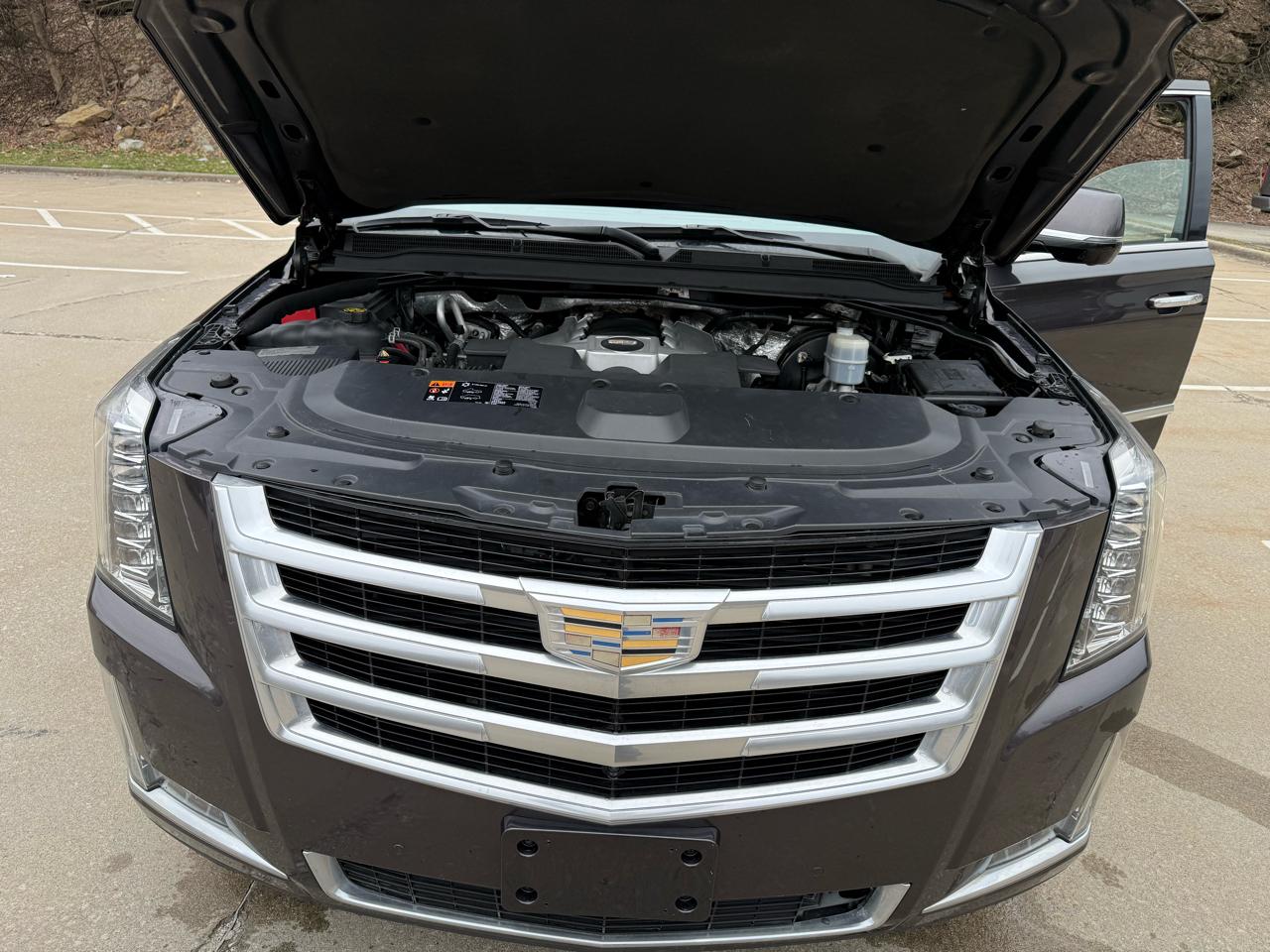 Cadillac Escalade Luxury 4WD 2016