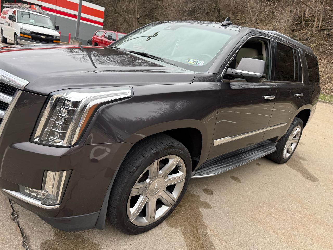 Cadillac Escalade Luxury 4WD 2016