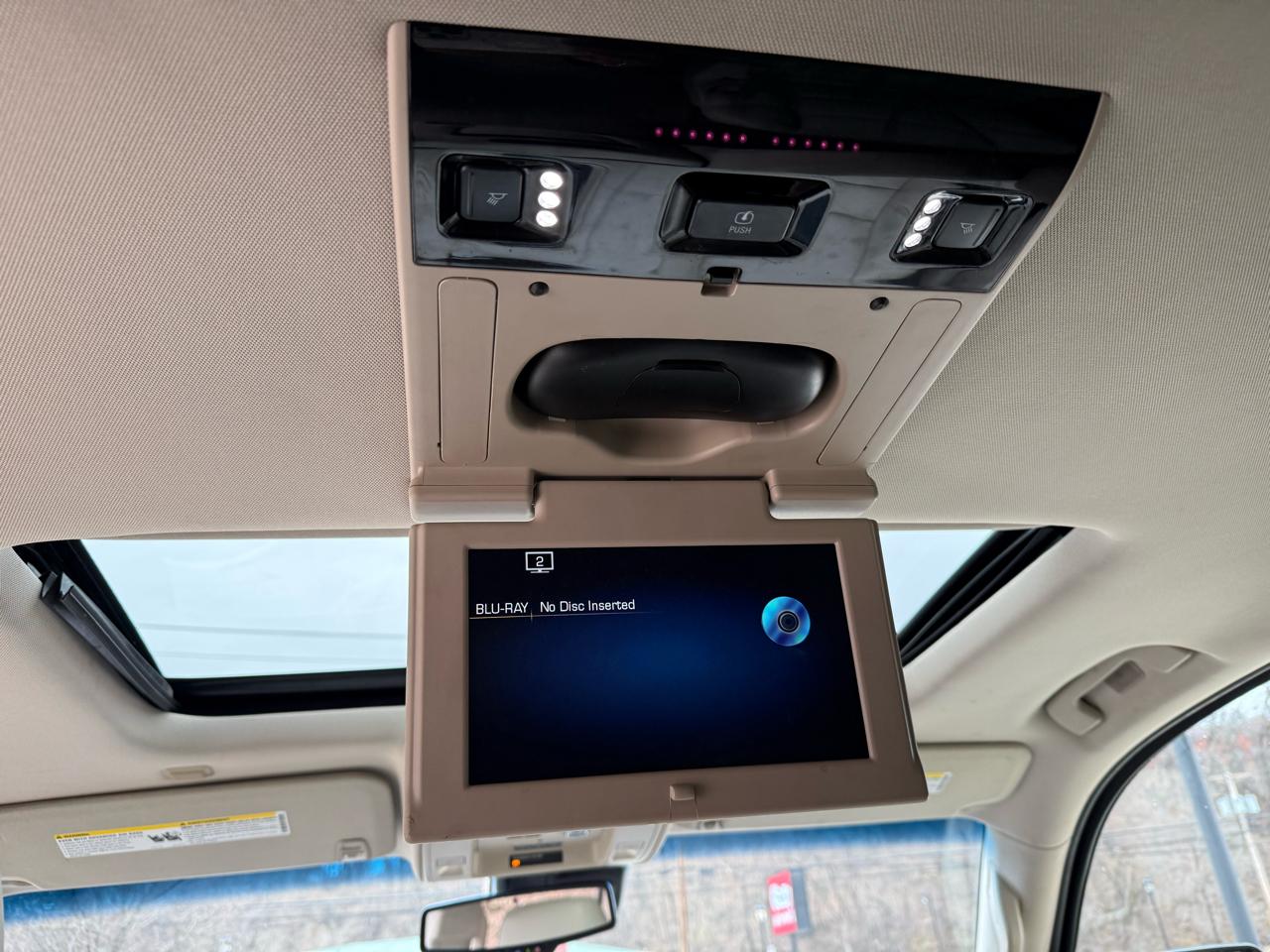 Cadillac Escalade Luxury 4WD 2016