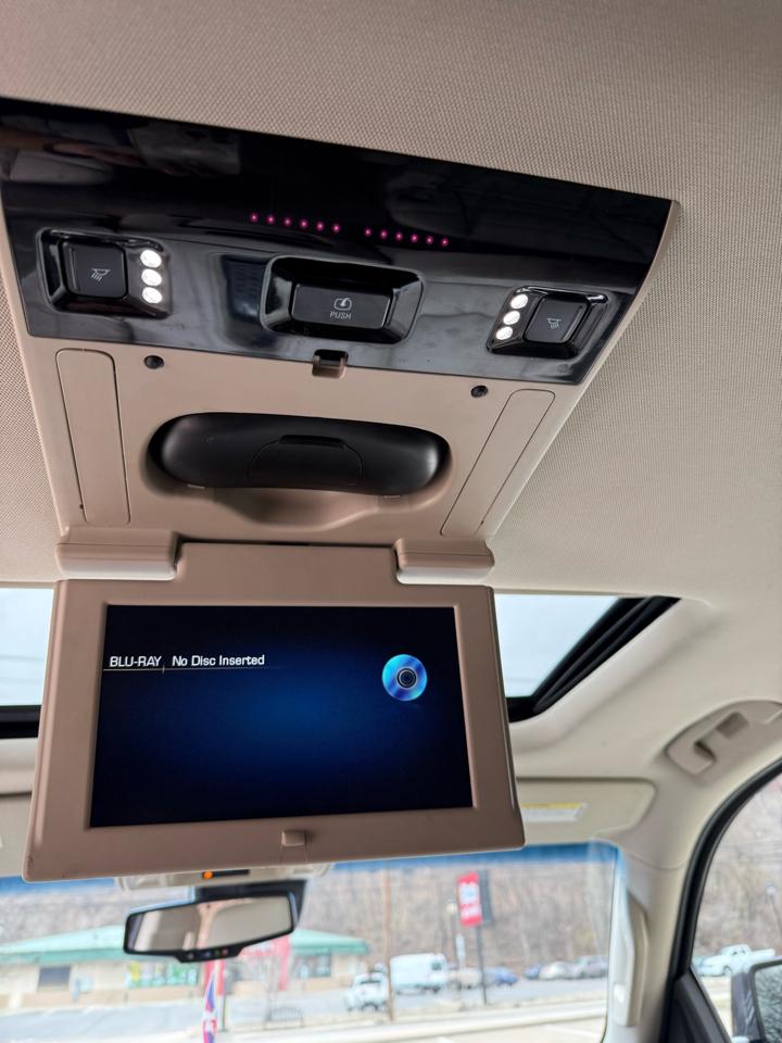 Cadillac Escalade Luxury 4WD 2016