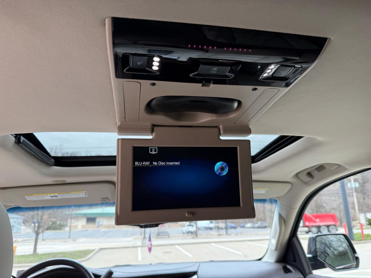 Cadillac Escalade Luxury 4WD 2016