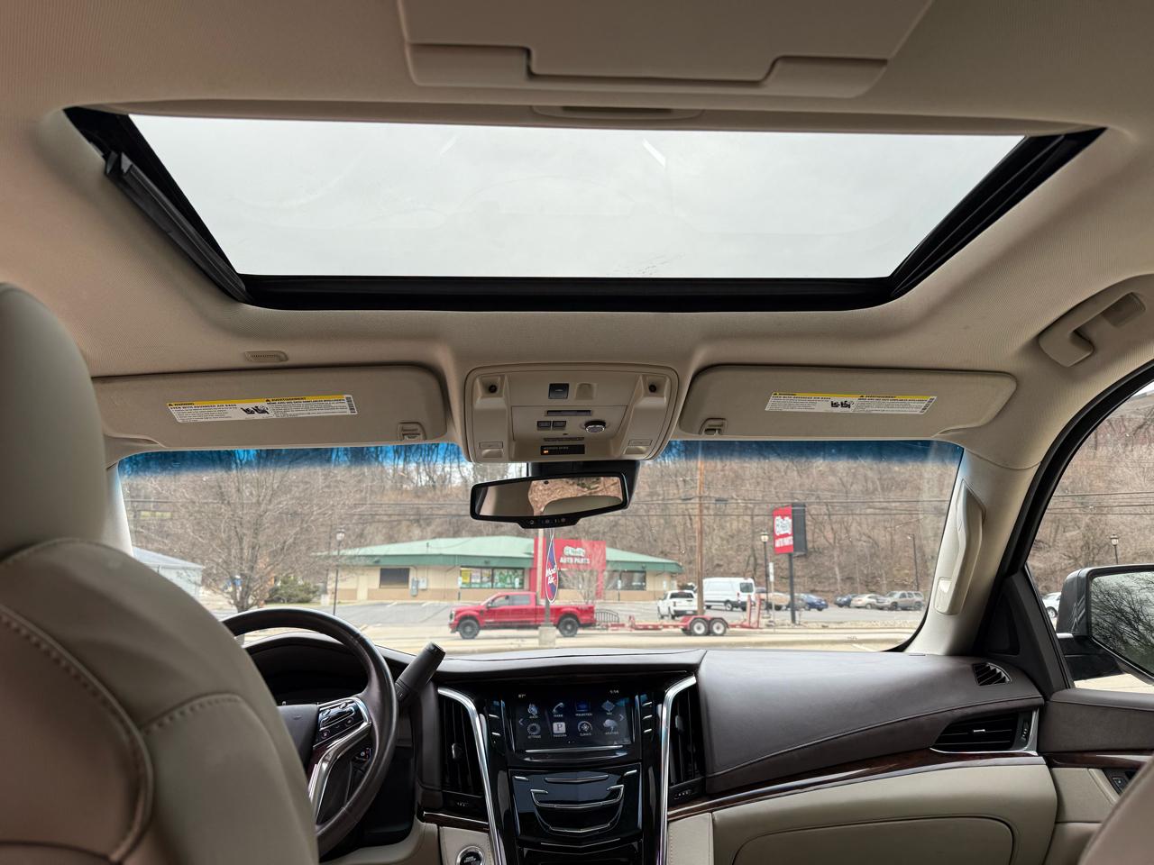 Cadillac Escalade Luxury 4WD 2016