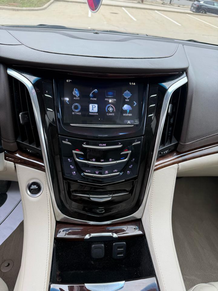 Cadillac Escalade Luxury 4WD 2016