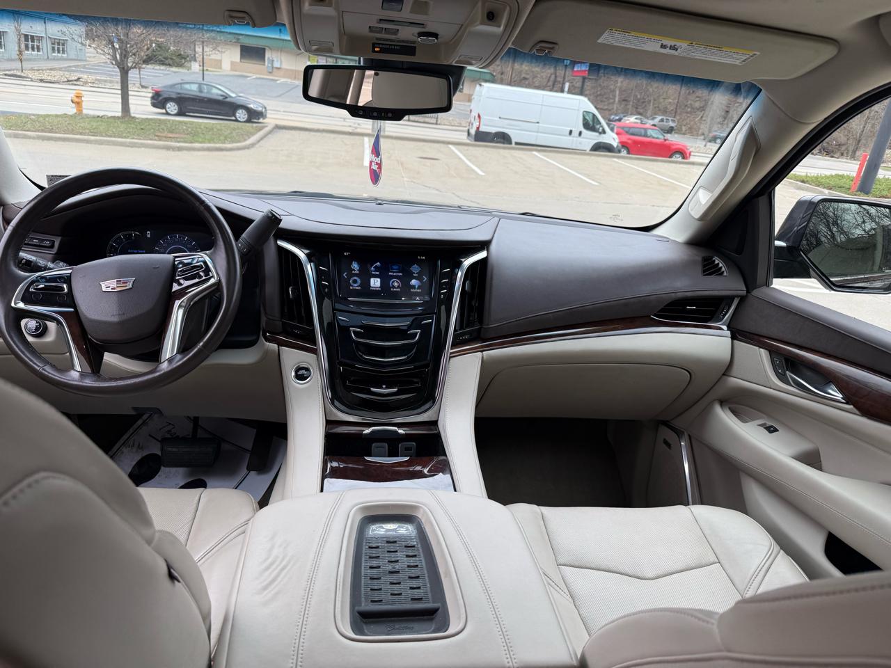 Cadillac Escalade Luxury 4WD 2016
