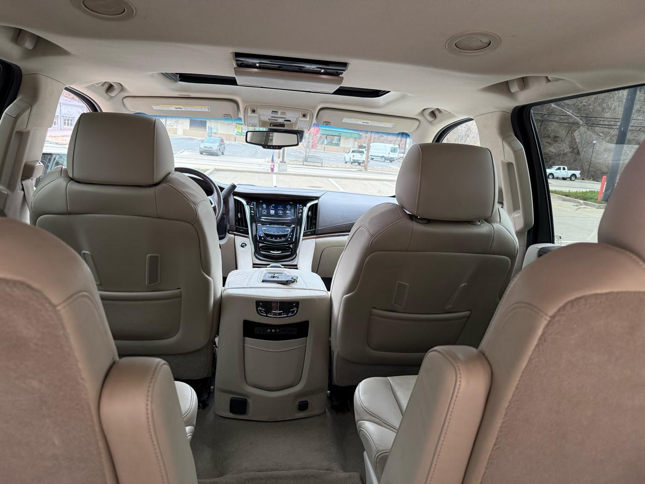 Cadillac Escalade Luxury 4WD 2016