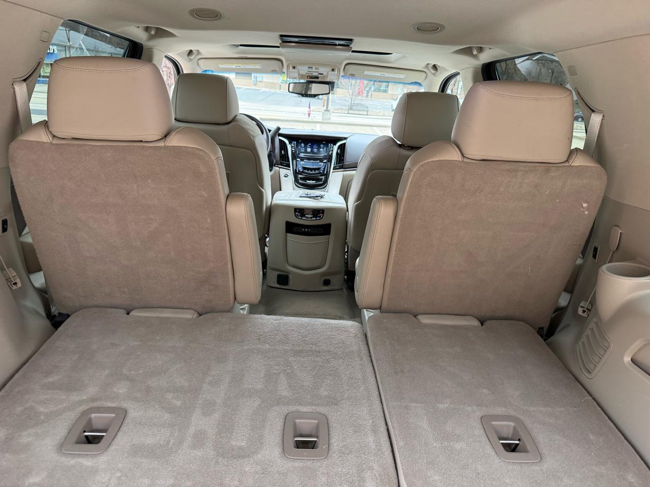 Cadillac Escalade Luxury 4WD 2016