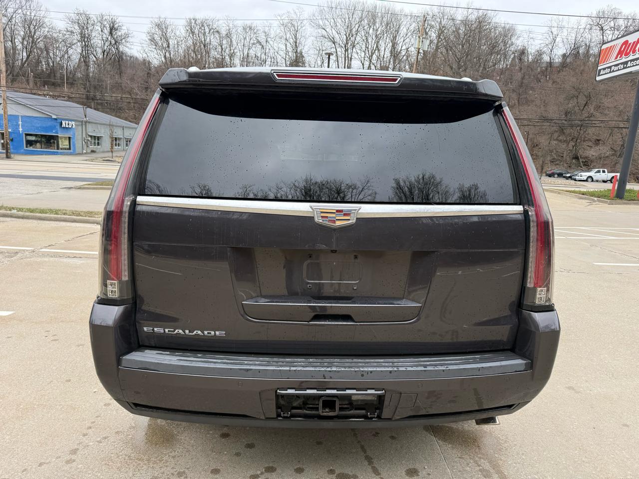 Cadillac Escalade Luxury 4WD 2016