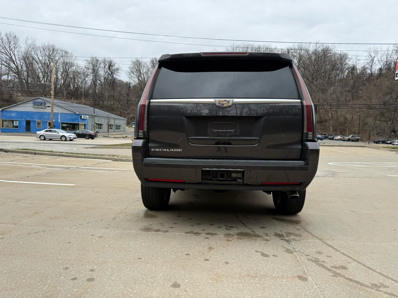 Cadillac Escalade Luxury 4WD 2016