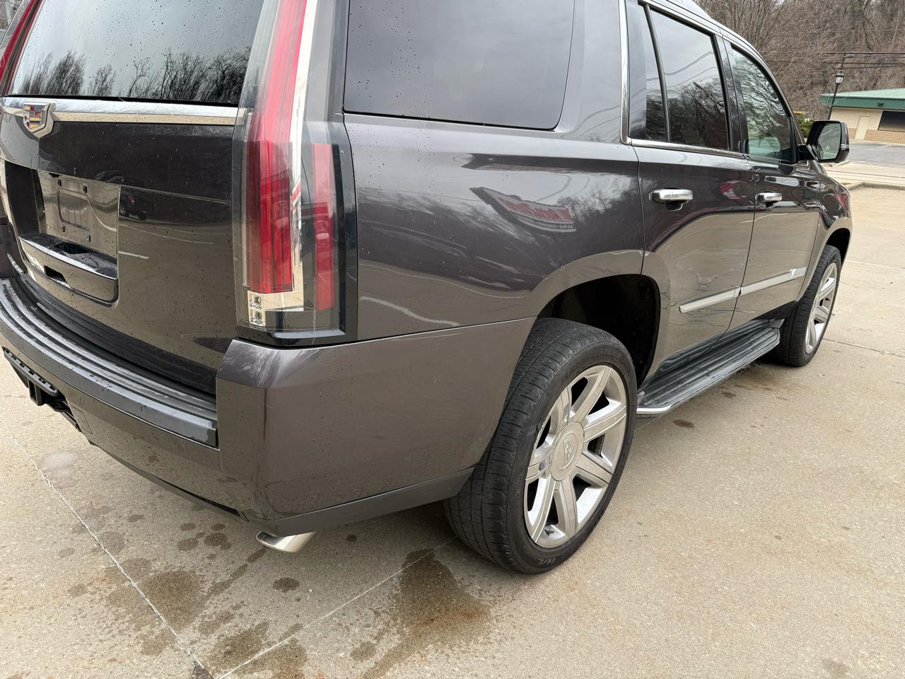 Cadillac Escalade Luxury 4WD 2016