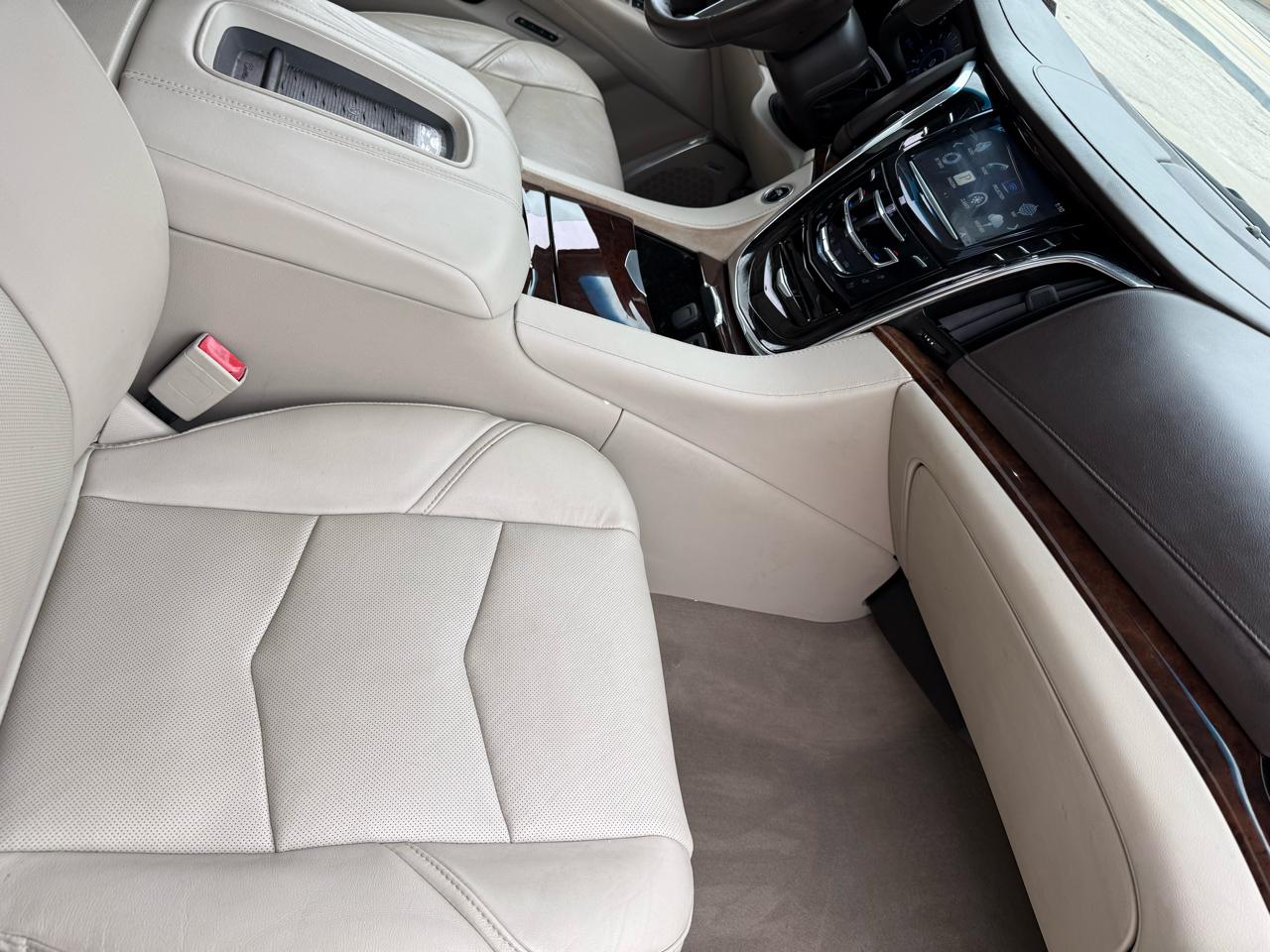 Cadillac Escalade Luxury 4WD 2016