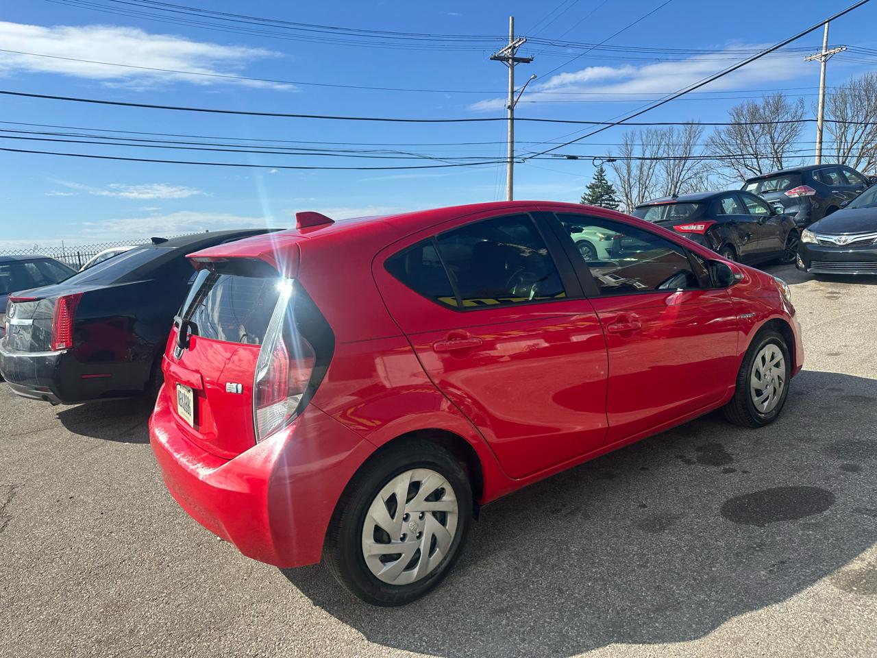 Toyota Prius c Four 2016