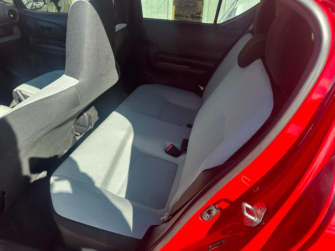 Toyota Prius c Four 2016