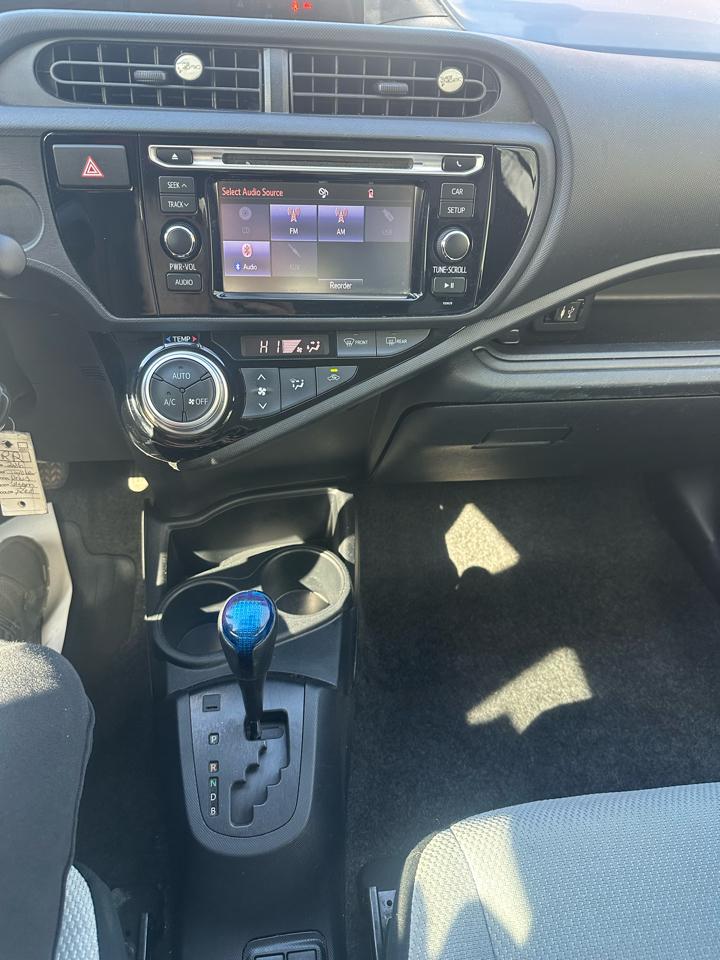 Toyota Prius c Four 2016