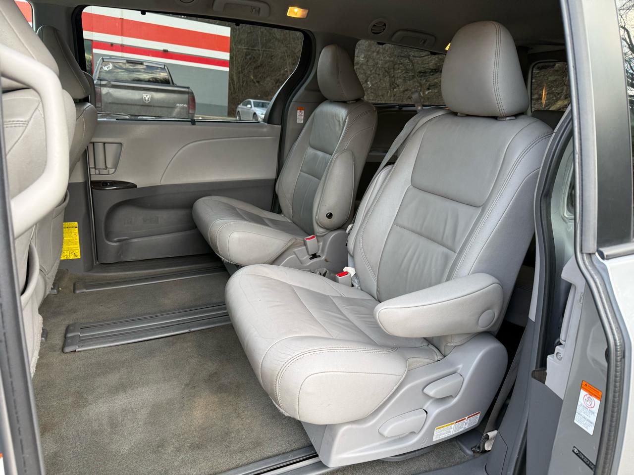 Toyota Sienna XLE FWD 8-Passenger V6 2015