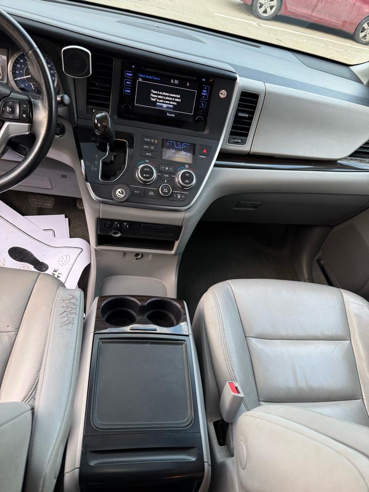 Toyota Sienna XLE FWD 8-Passenger V6 2015