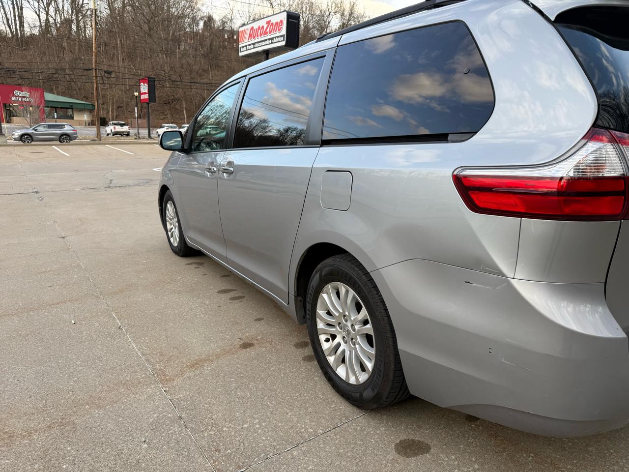 Toyota Sienna XLE FWD 8-Passenger V6 2015