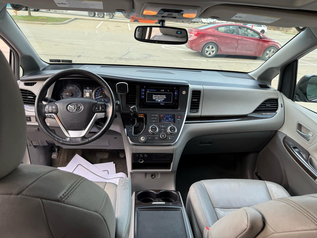 Toyota Sienna XLE FWD 8-Passenger V6 2015