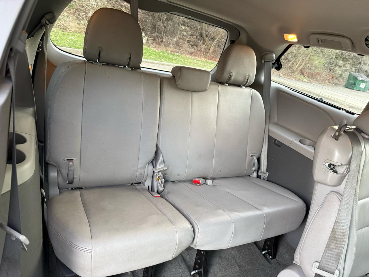 Toyota Sienna XLE FWD 8-Passenger V6 2015