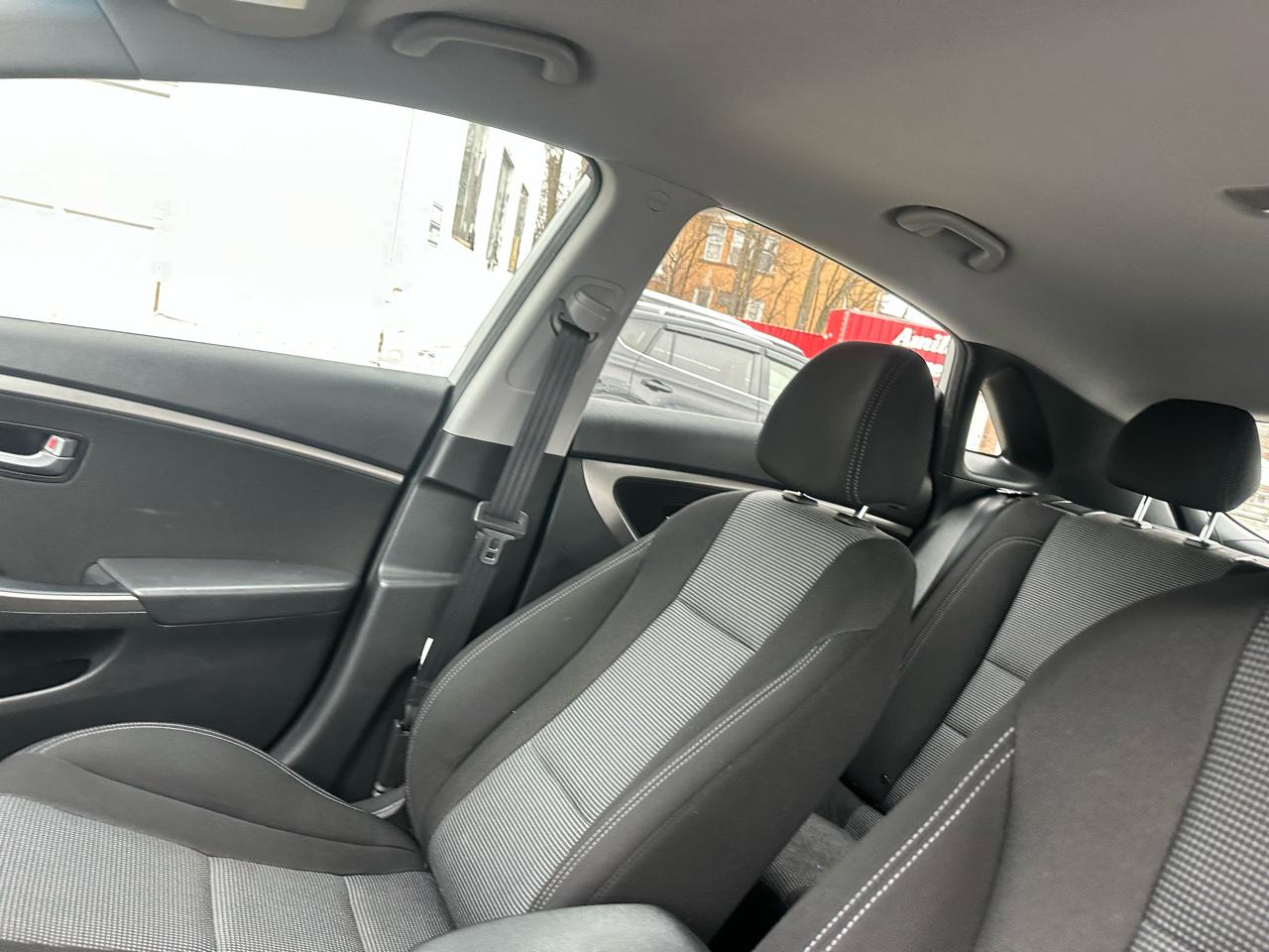 Hyundai Elantra GT A/T 2016