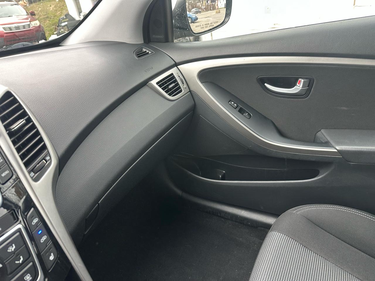 Hyundai Elantra GT A/T 2016