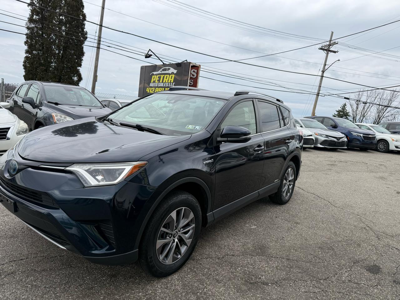 Toyota RAV4 Hybrid XLE 2018