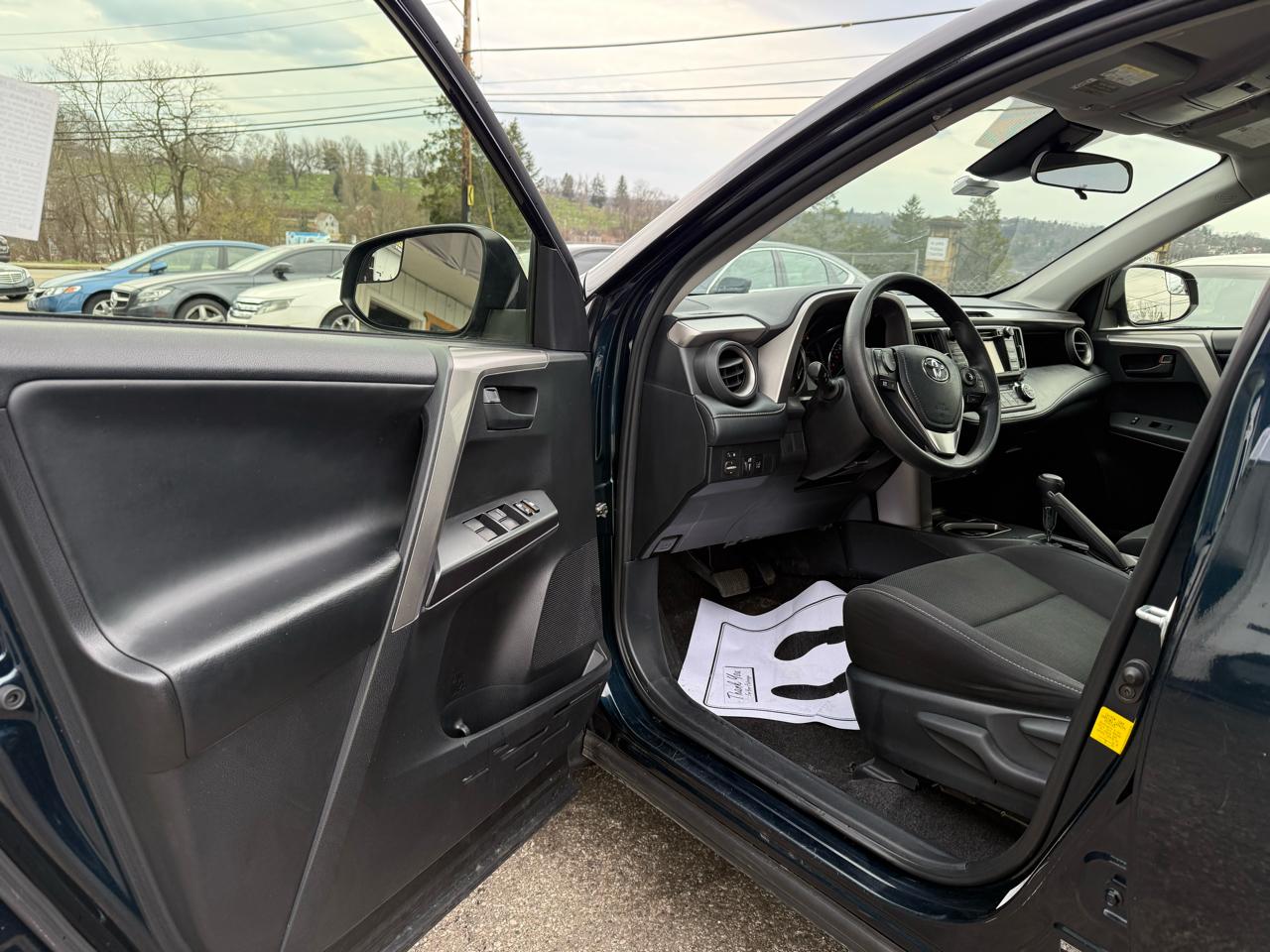 Toyota RAV4 Hybrid XLE 2018