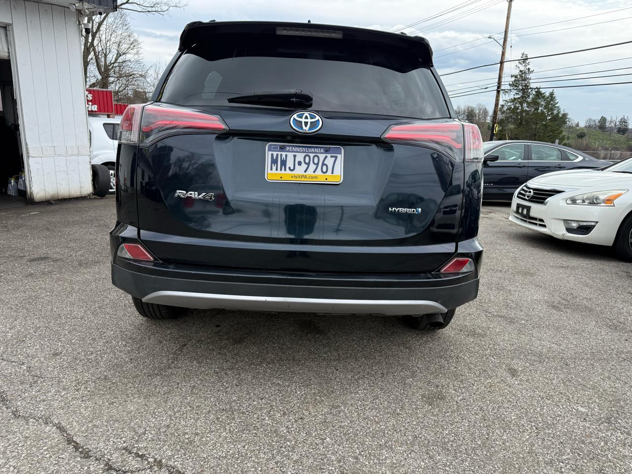 Toyota RAV4 Hybrid XLE 2018