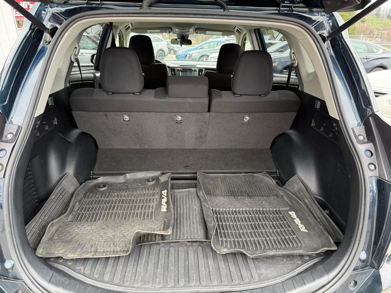 Toyota RAV4 Hybrid XLE 2018