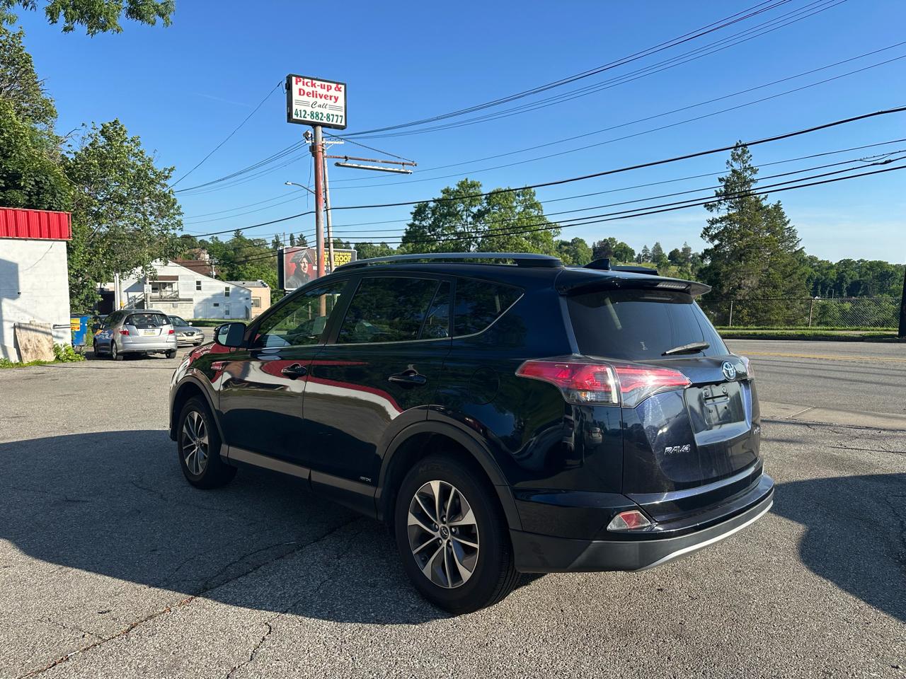 Toyota RAV4 Hybrid XLE 2018