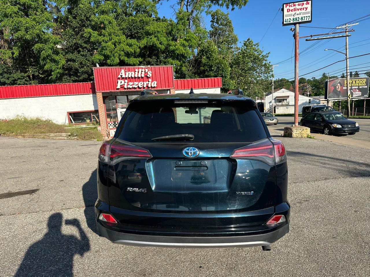 Toyota RAV4 Hybrid XLE 2018