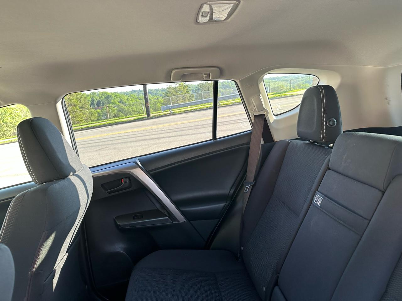 Toyota RAV4 Hybrid XLE 2018