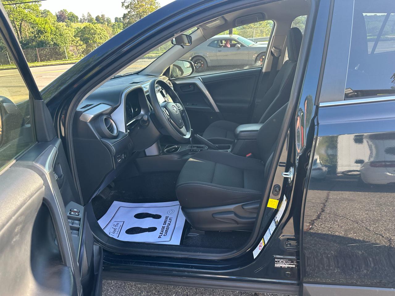 Toyota RAV4 Hybrid XLE 2018