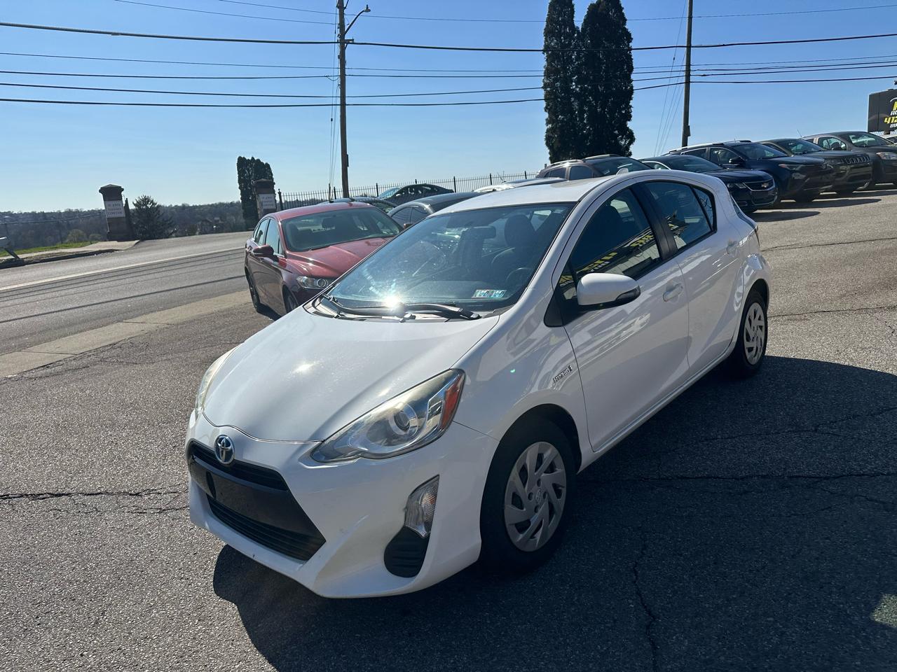 Toyota Prius c Four 2016