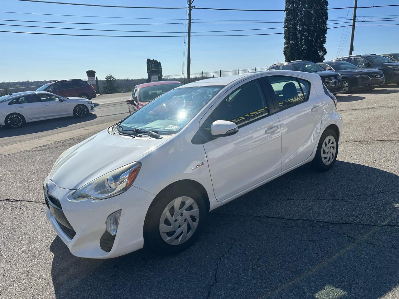 Toyota Prius c Four 2016