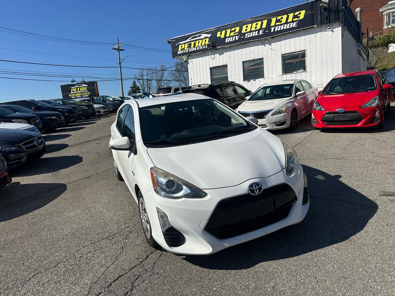 Toyota Prius c Four 2016