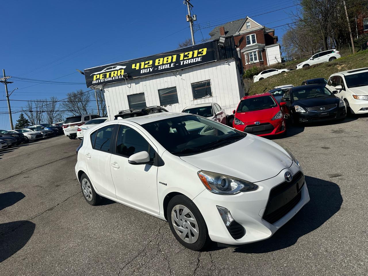 Toyota Prius c Four 2016