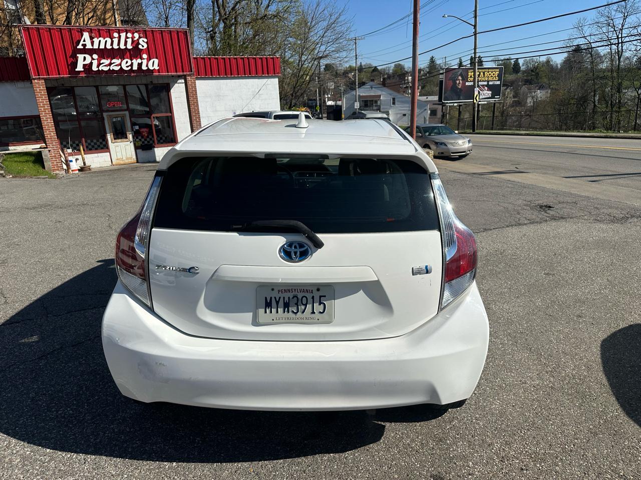 Toyota Prius c Four 2016