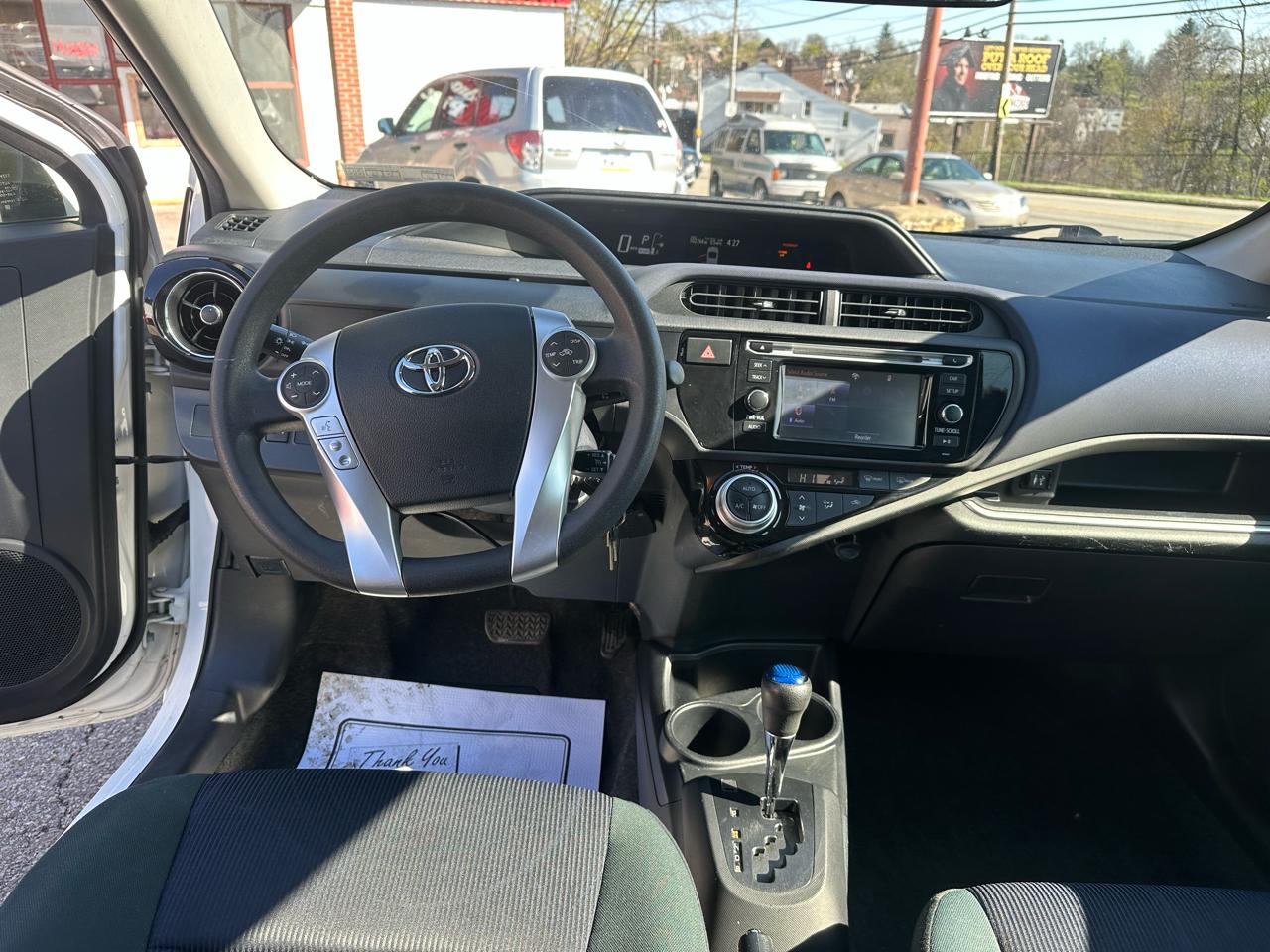 Toyota Prius c Four 2016